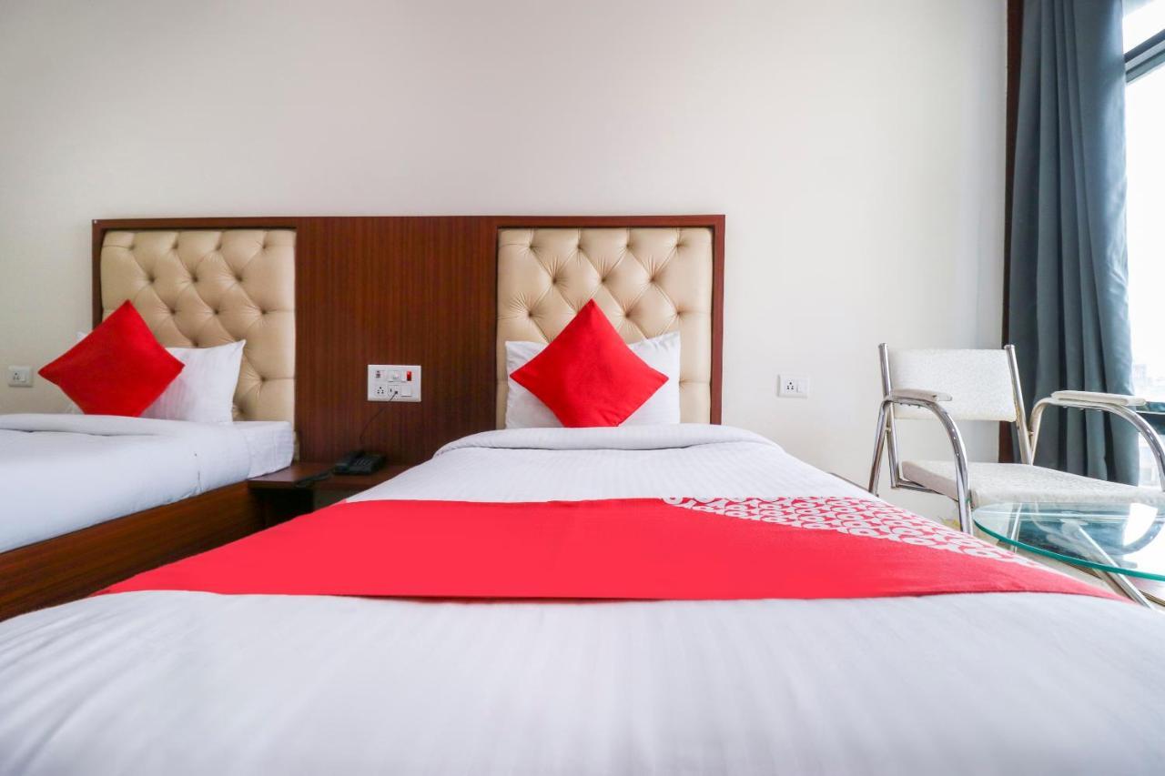 Oyo Flagship 69860 Mastana Palace Hotel Varanasi Exterior photo