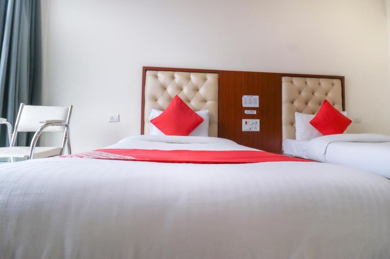 Oyo Flagship 69860 Mastana Palace Hotel Varanasi Exterior photo
