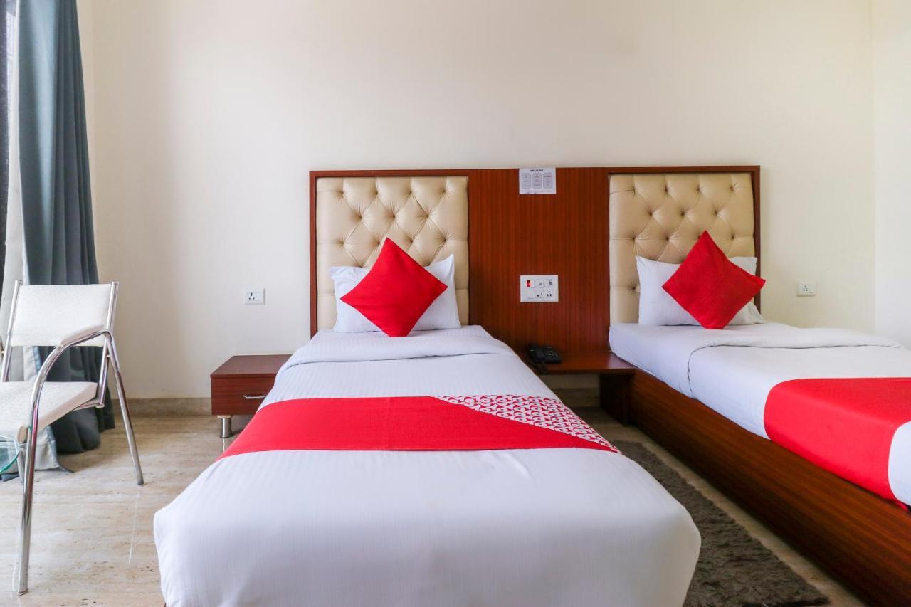 Oyo Flagship 69860 Mastana Palace Hotel Varanasi Exterior photo