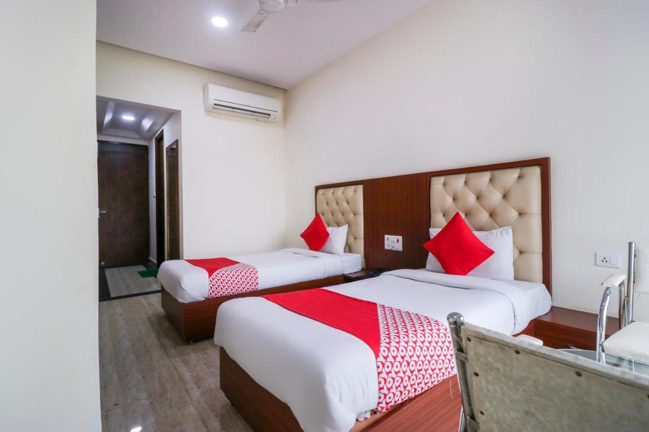 Oyo Flagship 69860 Mastana Palace Hotel Varanasi Exterior photo