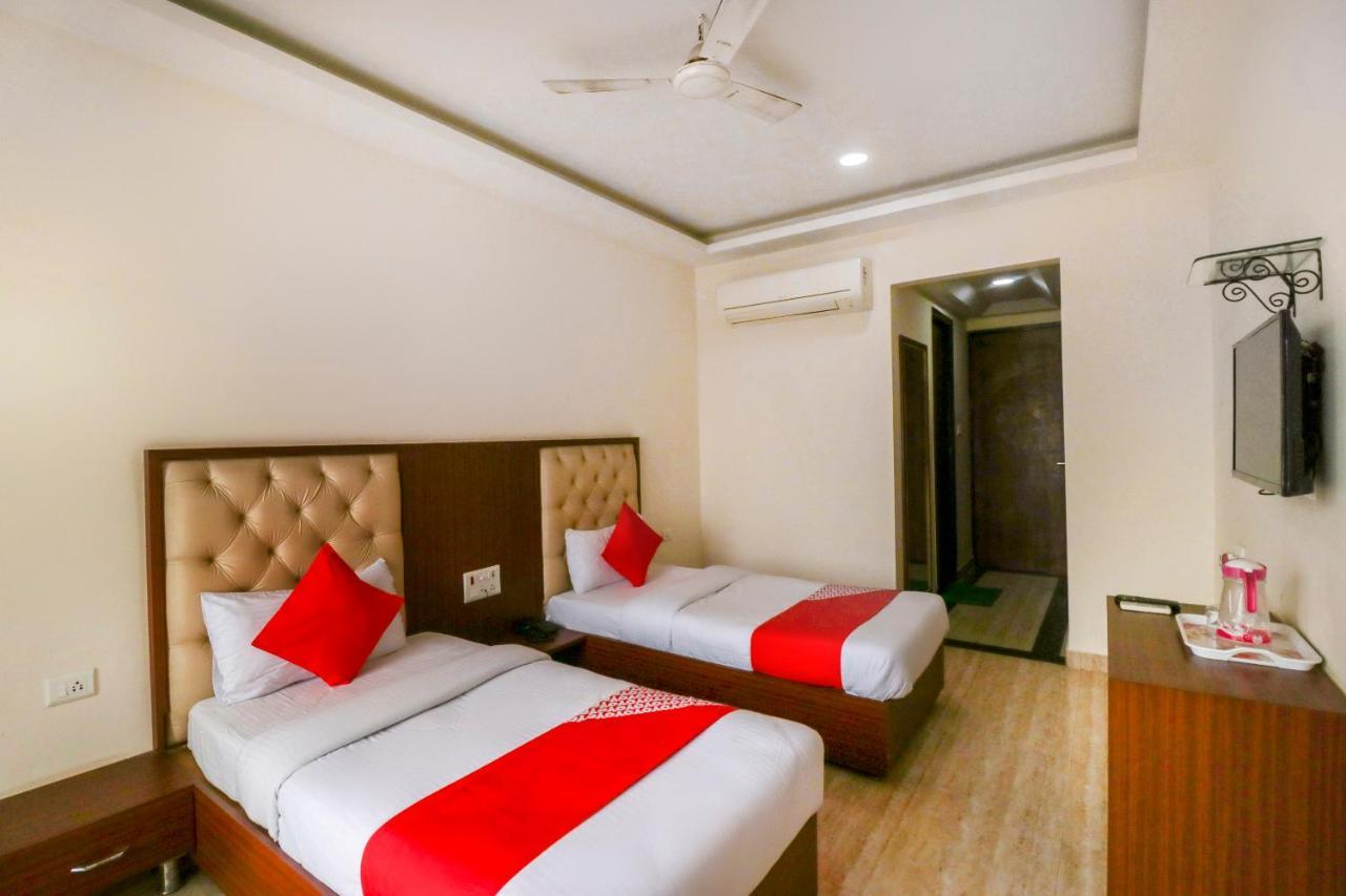 Oyo Flagship 69860 Mastana Palace Hotel Varanasi Exterior photo