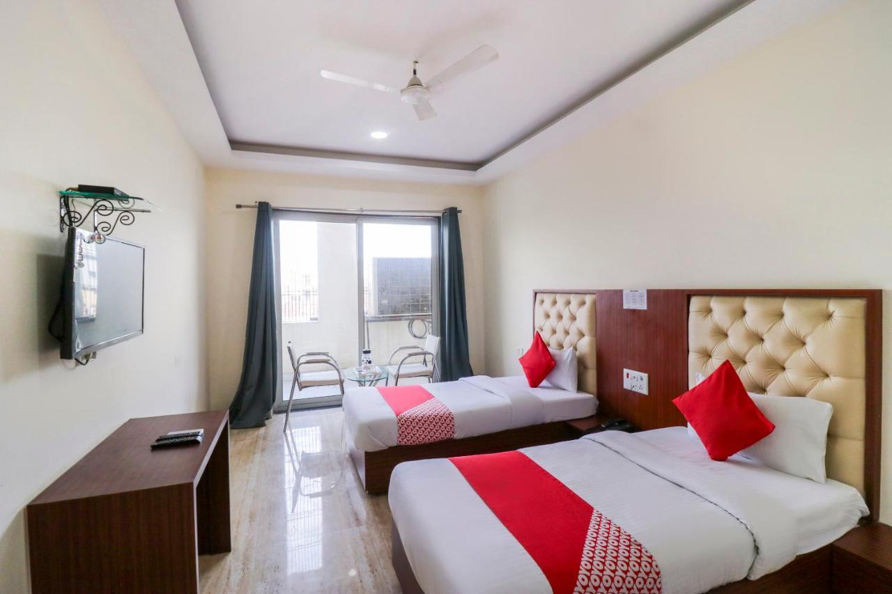 Oyo Flagship 69860 Mastana Palace Hotel Varanasi Exterior photo